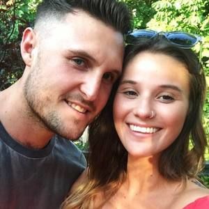 Meet your Posher, Alexia